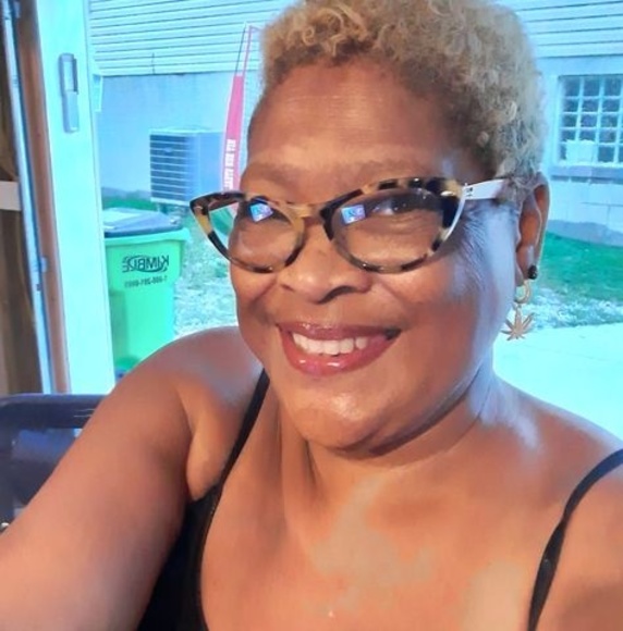 Meet your Posher, Retha - Picture 1 of 1